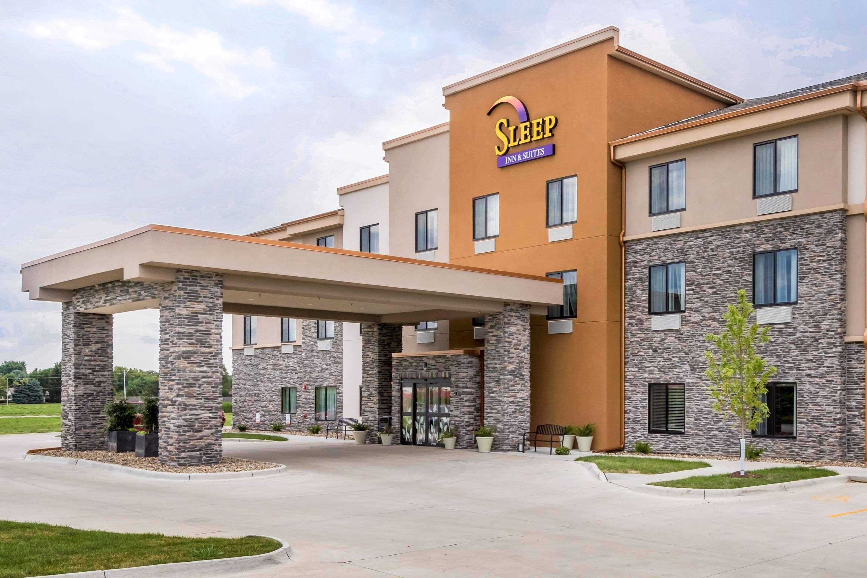 Sleep Inn & Suites West Des Moines Near Jordan Creek Exterior photo
